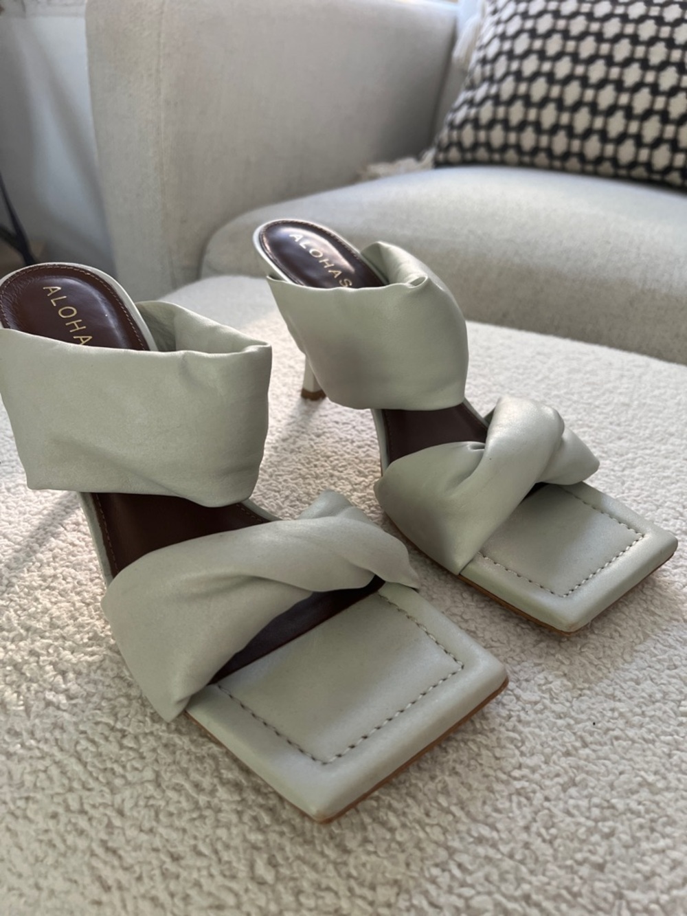 ALOHAS Pale Mint Knotted Strap Heeled Mules